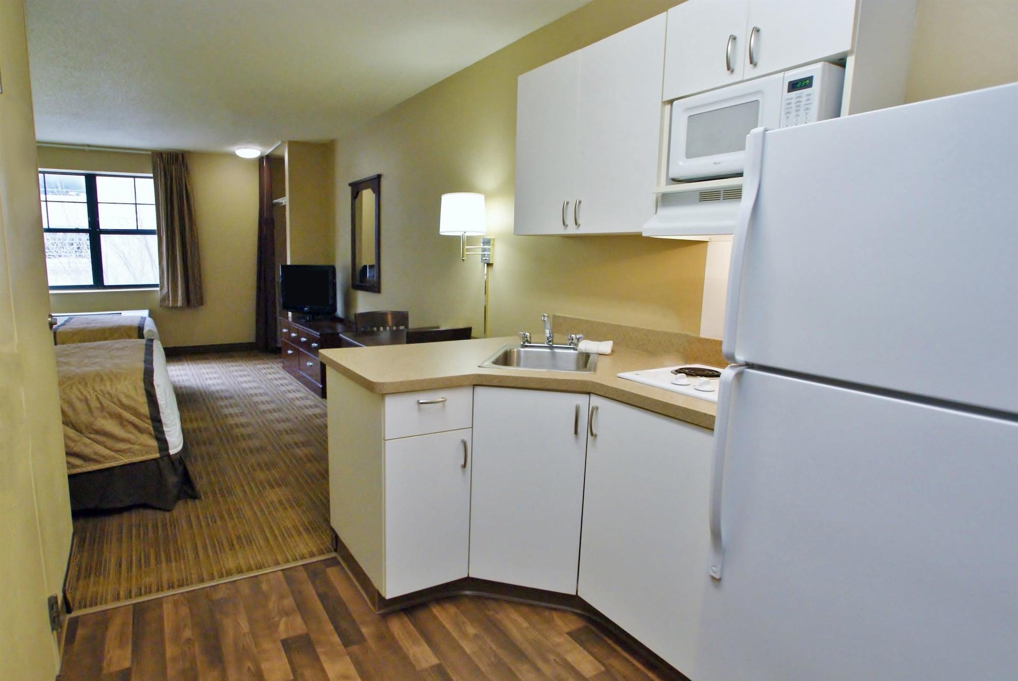 Extended Stay America Select Suites - Detroit - Sterling Heights Exterior photo