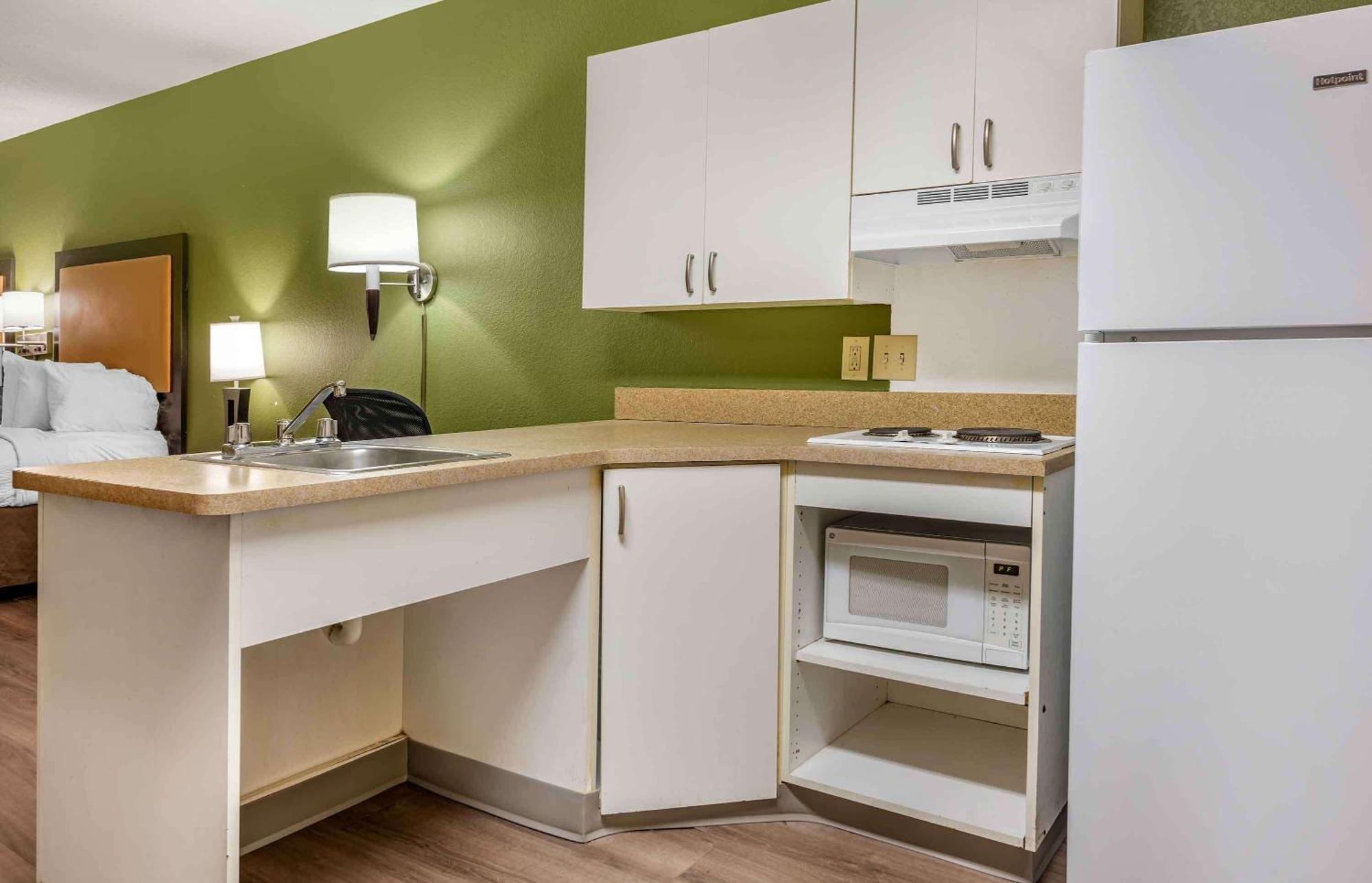 Extended Stay America Select Suites - Detroit - Sterling Heights Exterior photo