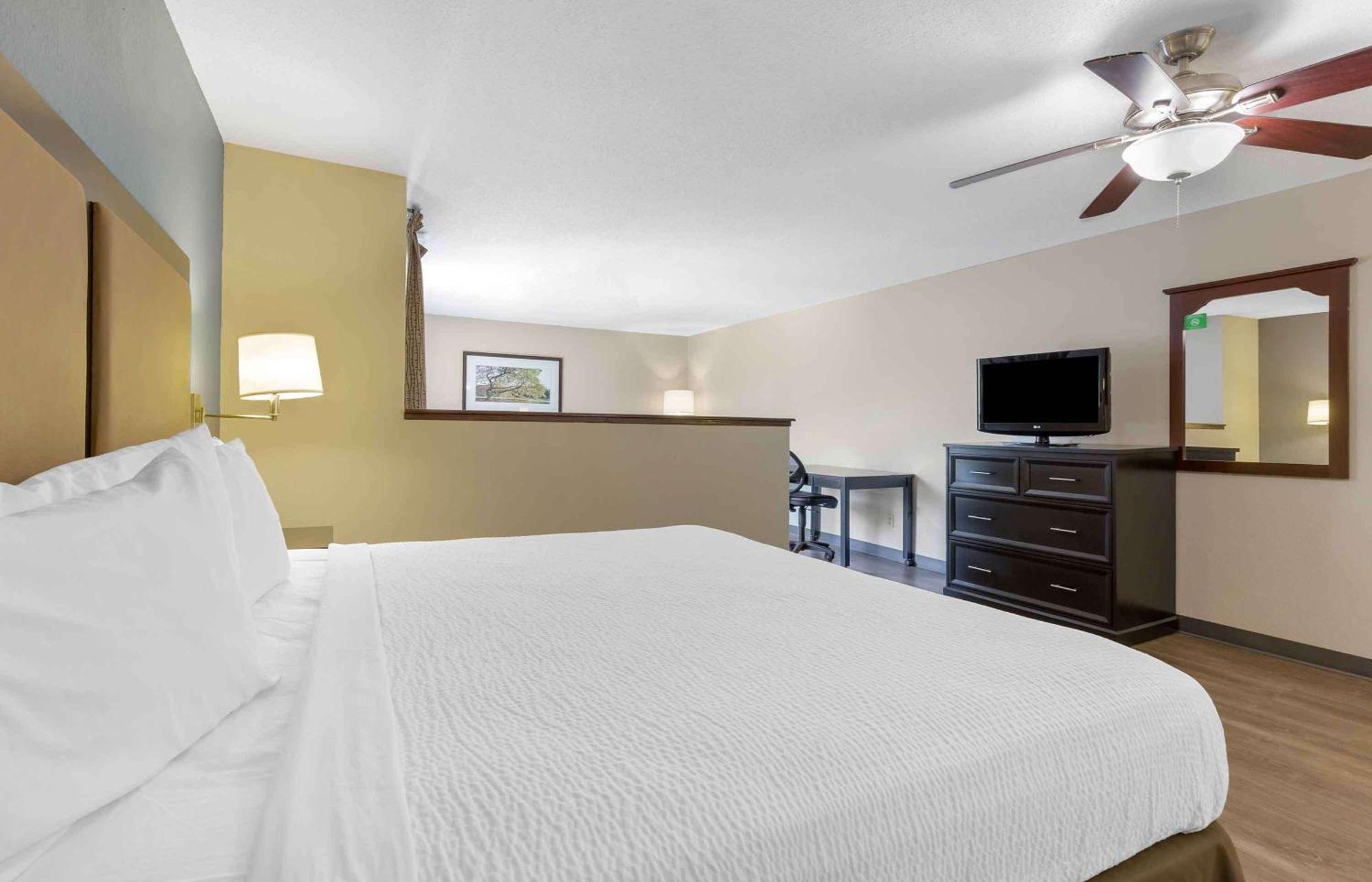 Extended Stay America Select Suites - Detroit - Sterling Heights Exterior photo