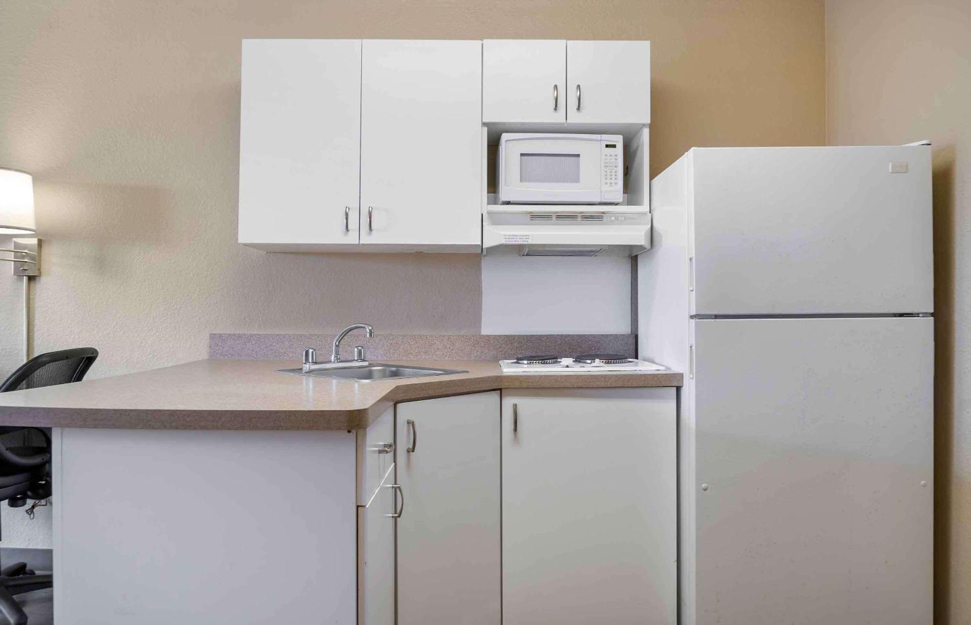 Extended Stay America Select Suites - Detroit - Sterling Heights Exterior photo