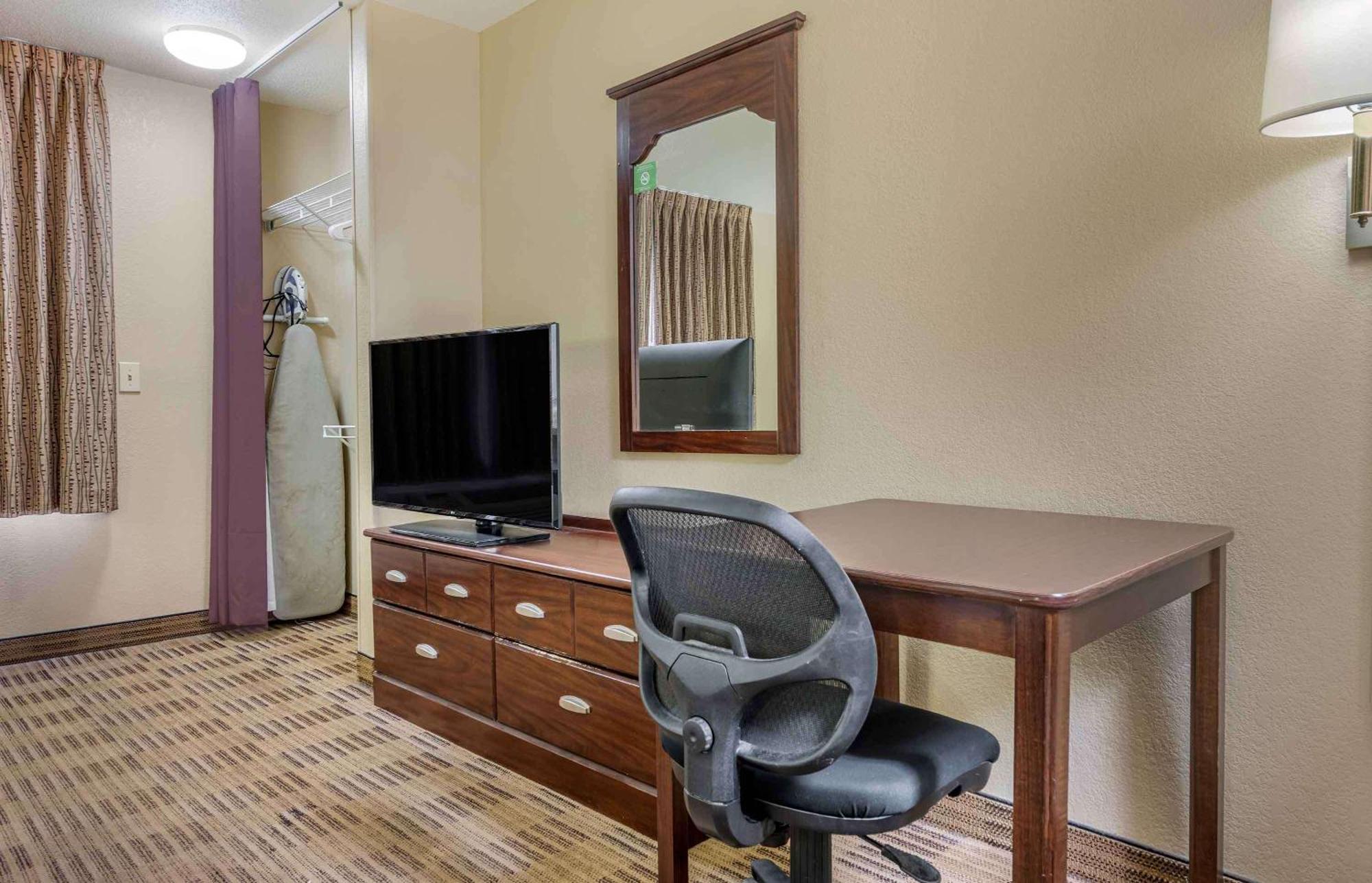 Extended Stay America Select Suites - Detroit - Sterling Heights Exterior photo