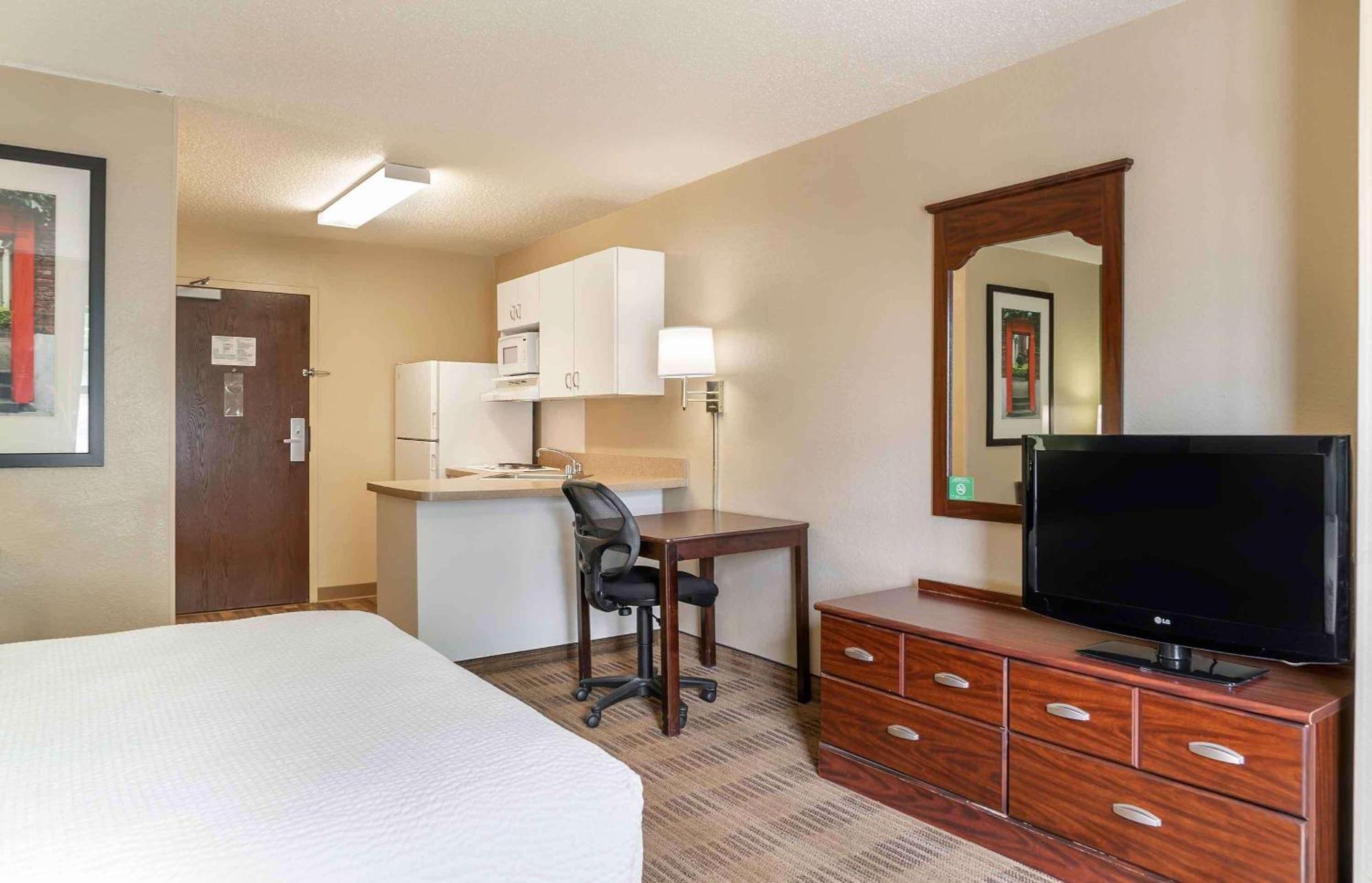 Extended Stay America Select Suites - Detroit - Sterling Heights Exterior photo