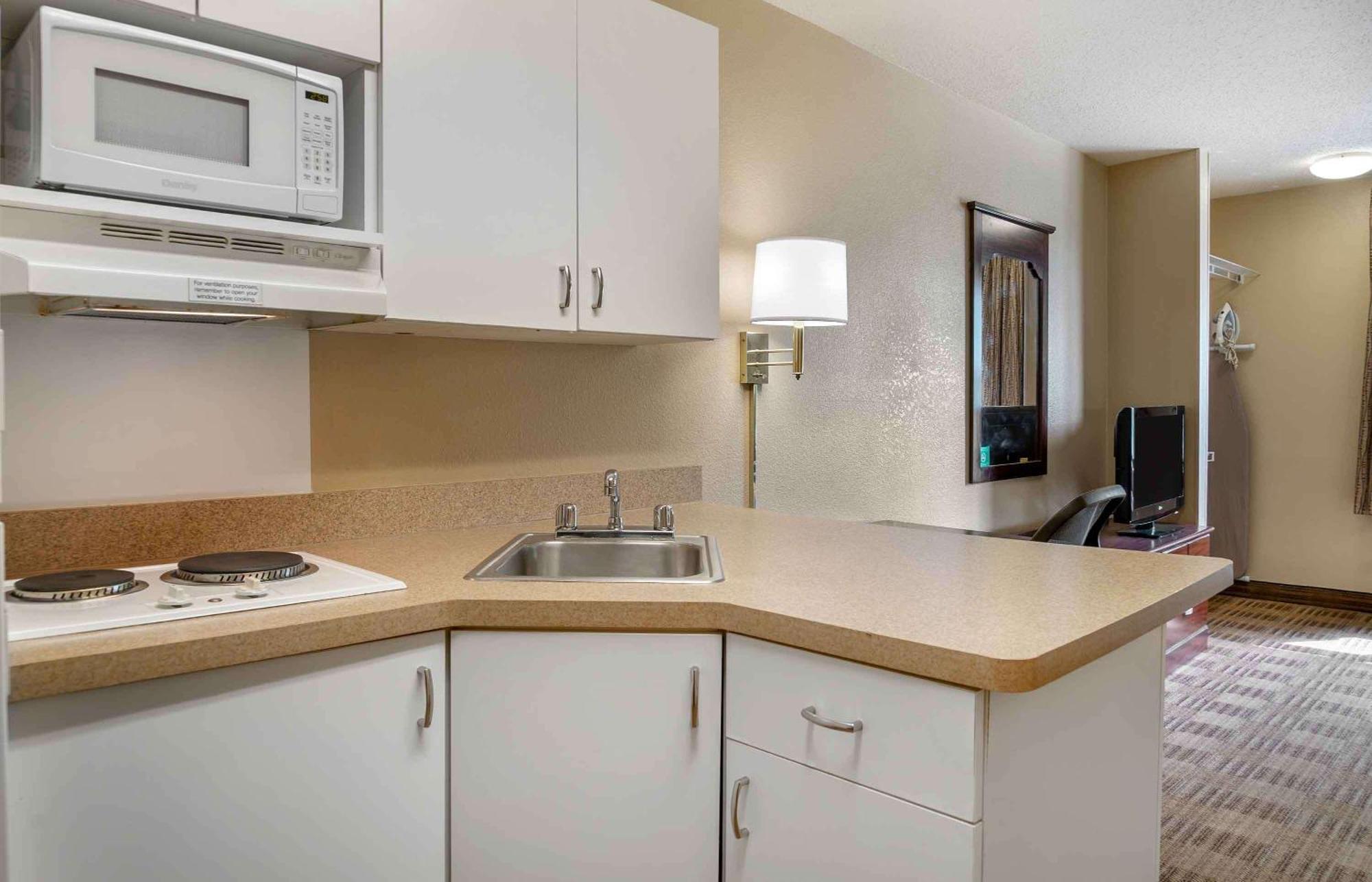 Extended Stay America Select Suites - Detroit - Sterling Heights Exterior photo